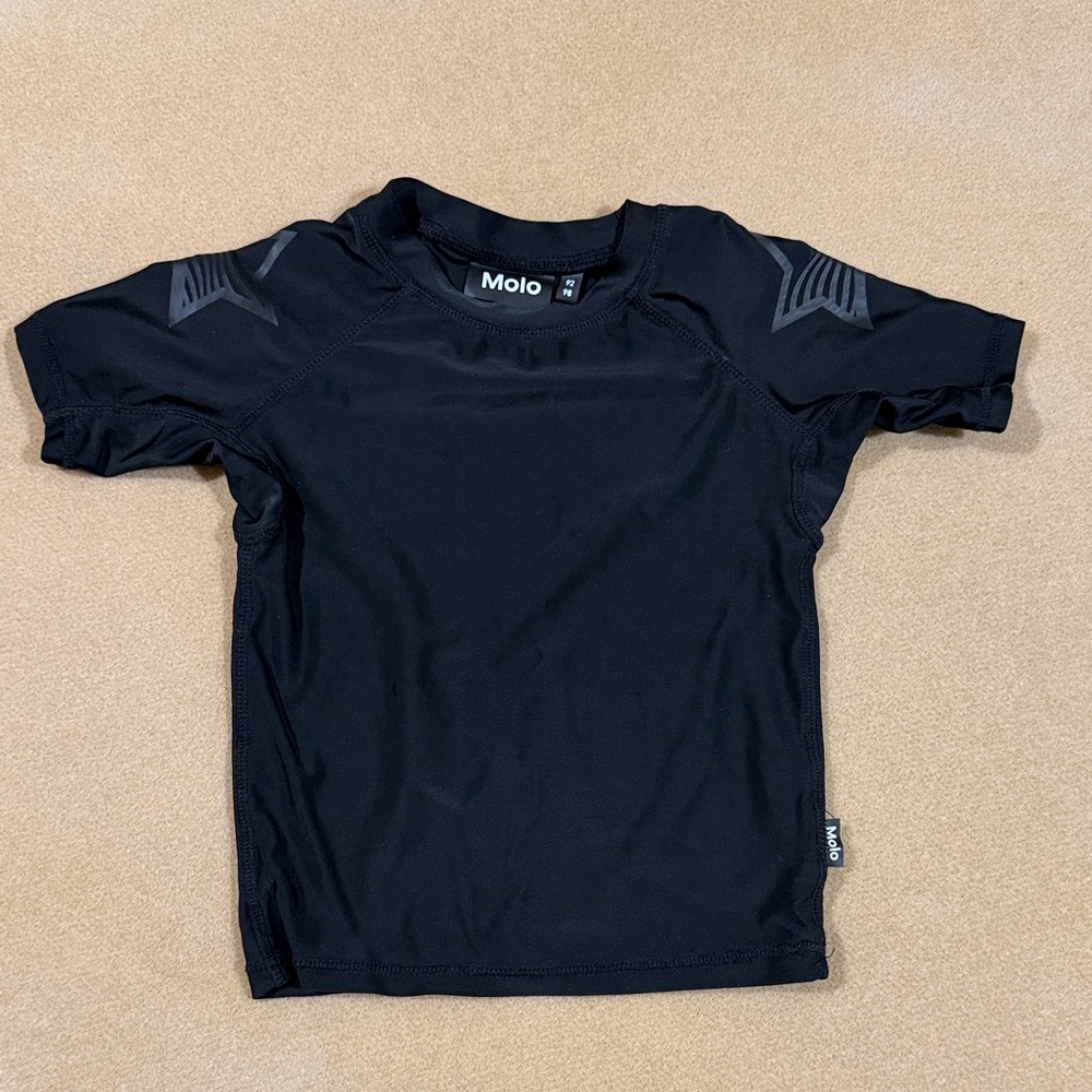 MOLO NEPTUNE SOLID BLACK RASH GUARD SHORT SLEEVES SHIRT WITH STAR LOGO SIZE 3T